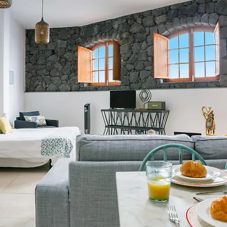 El Charco Hotel